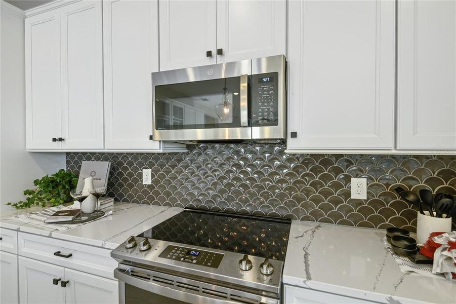 Furnished interior view inside a new home in Seaport Village, Tavares (Image 10).