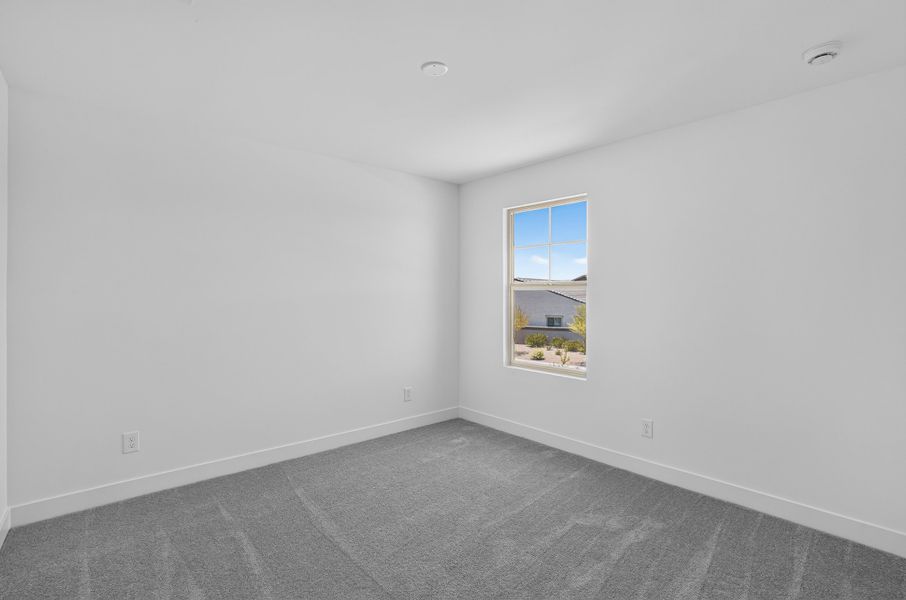 Spacious, unfurnished interior of a new home in Allen Ranches, Litchfield Park (Image 22).