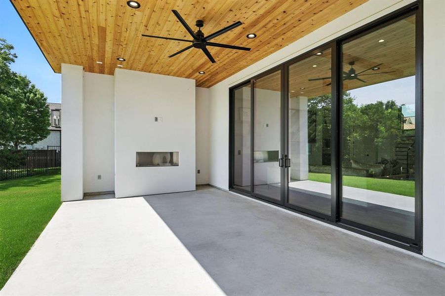 Exterior details and patio area of a home in , Colleyville (Image 2).