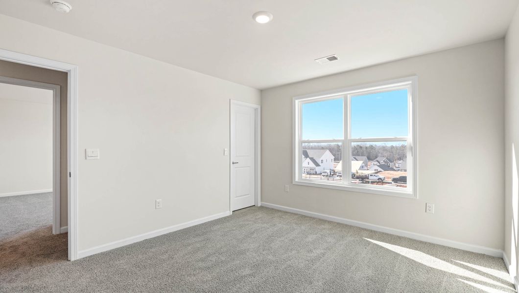 Spacious, unfurnished interior of a new home in Adams Glen, Mauldin (Image 25).