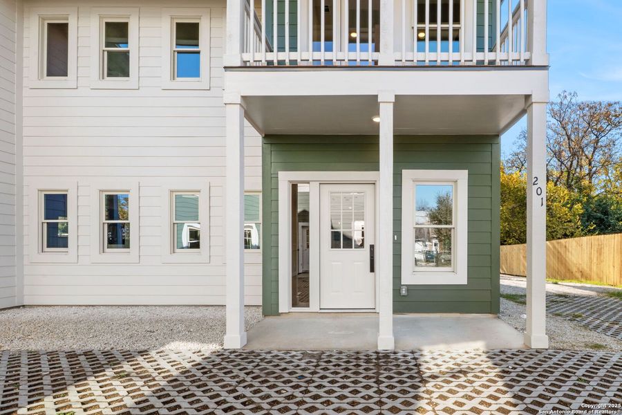 Exterior details and patio area of a home in , San Antonio (Image 4).