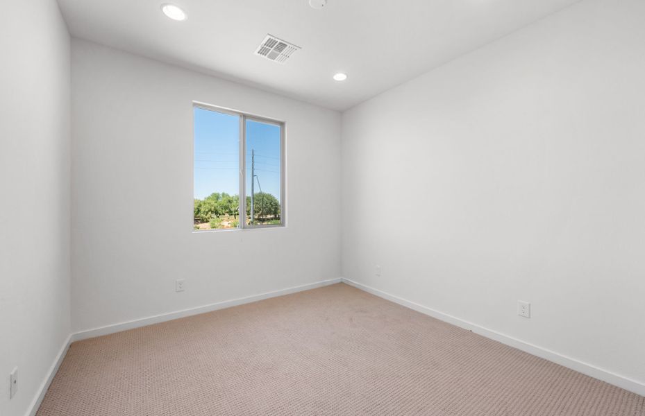 Spacious, unfurnished interior of a new home in Legado West, Queen Creek (Image 18).