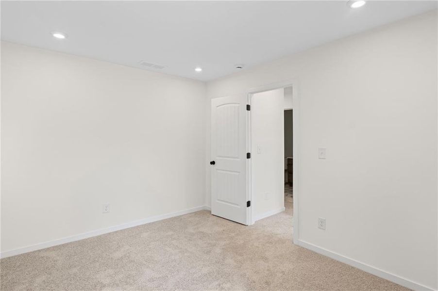 Spacious, unfurnished interior of a new home in Sage Woods, Dallas (Image 19).
