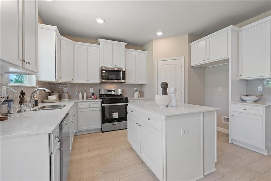 Furnished interior view inside a new home in Cooper Park, McDonough (Image 30).