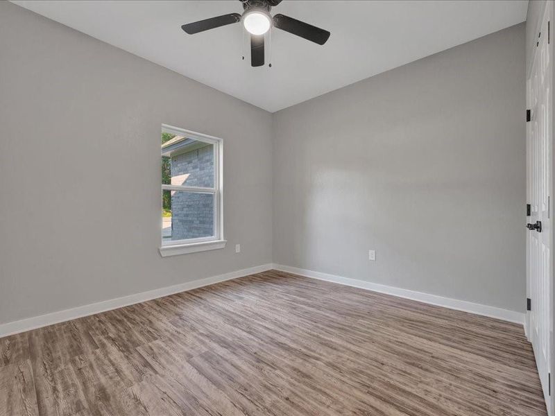 Spacious, unfurnished interior of a new home in , Lufkin (Image 17).