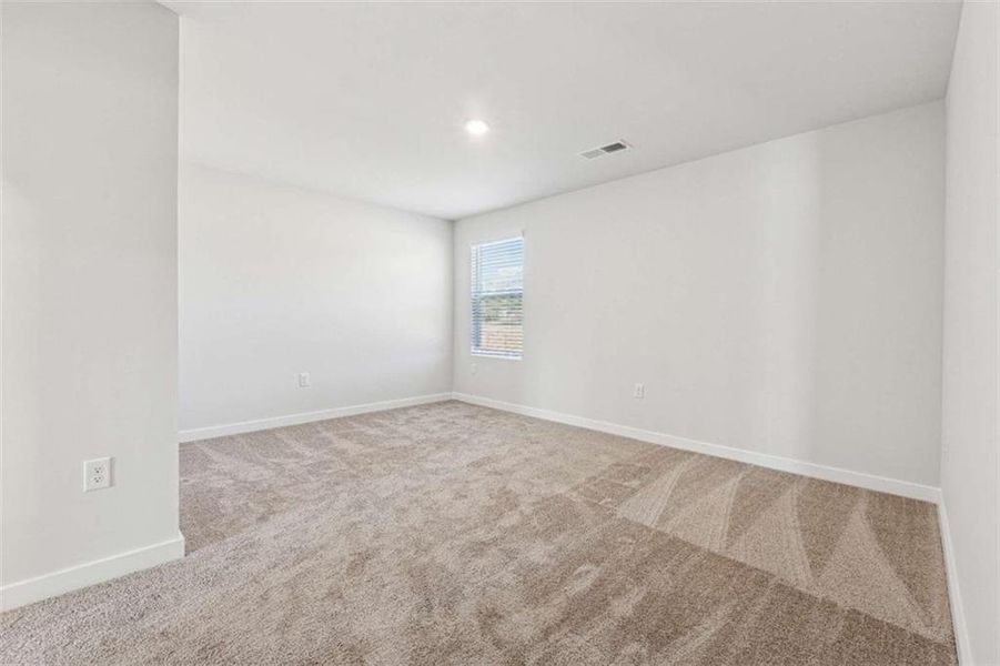 Spacious, unfurnished interior of a new home in Southern Hills, McDonough (Image 13).