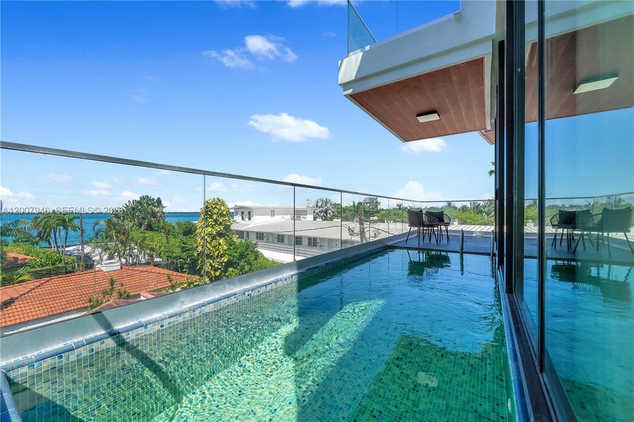 Community amenities in , Miami Beach (Image 16).