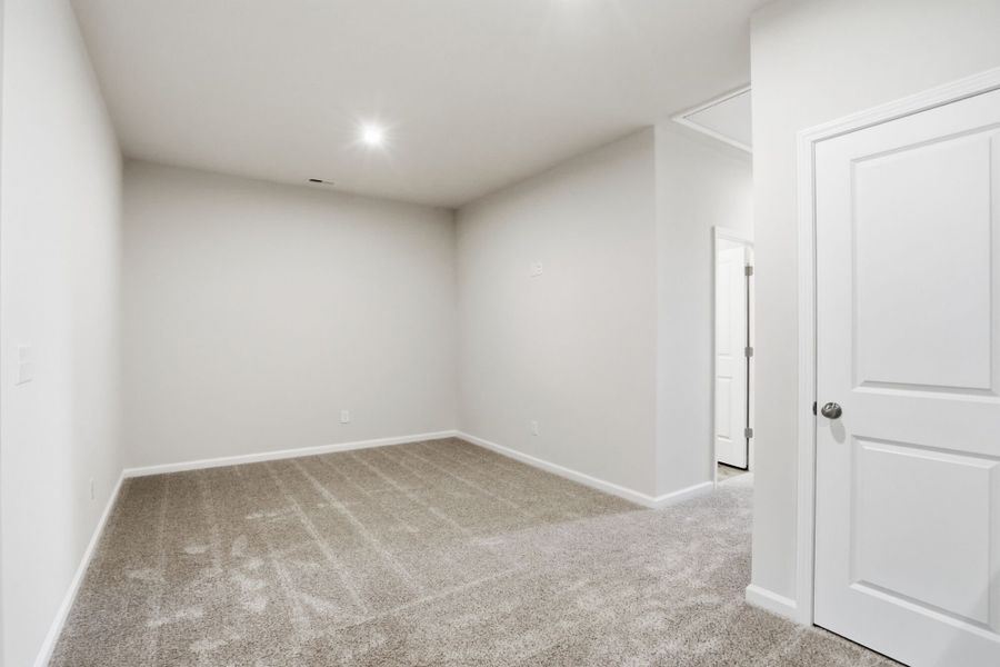 Spacious, unfurnished interior of a new home in Bratton Pointe, Rock Hill (Image 13).