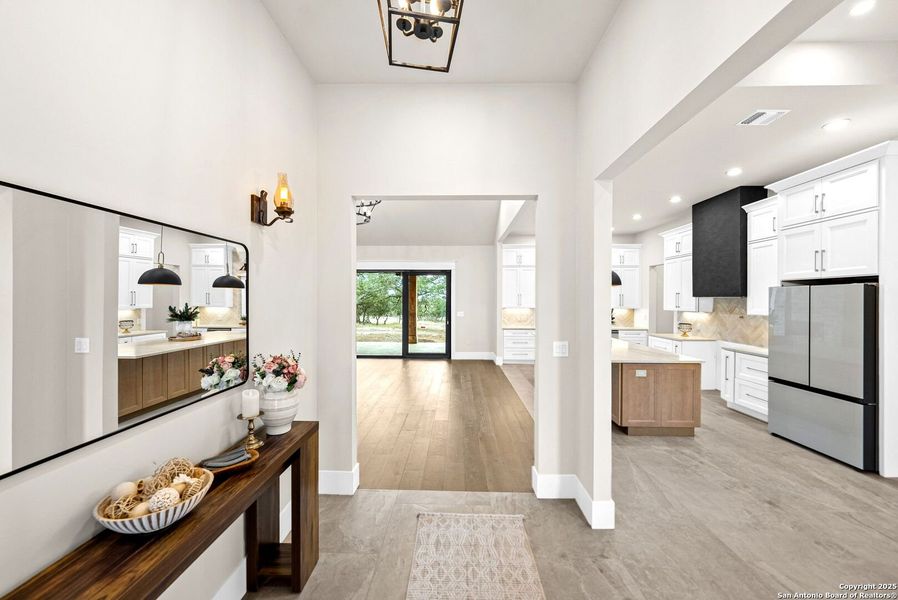 Furnished interior view inside a new home in , Bandera (Image 14).