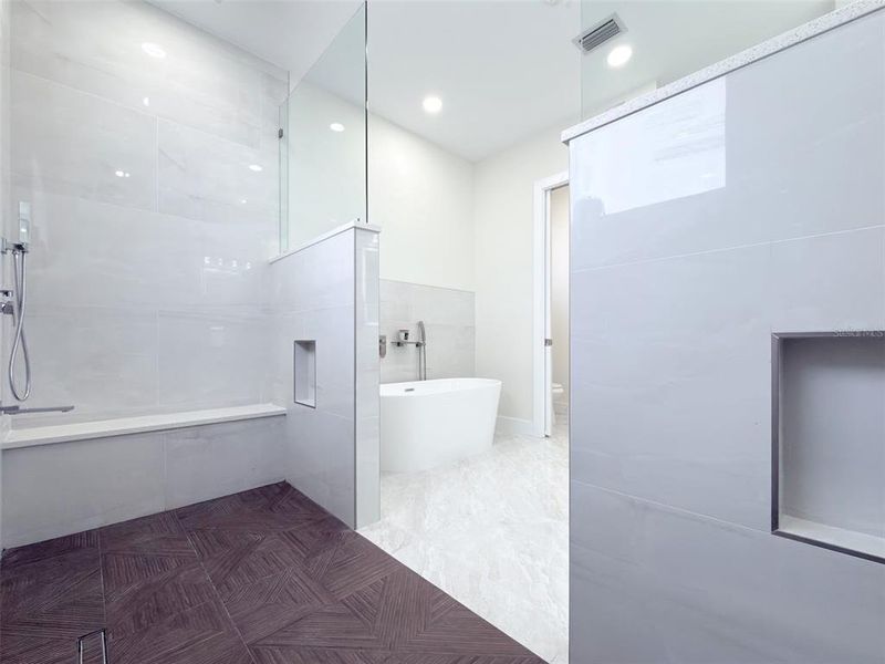 Furnished interior view inside a new home in , Port Charlotte (Image 31).