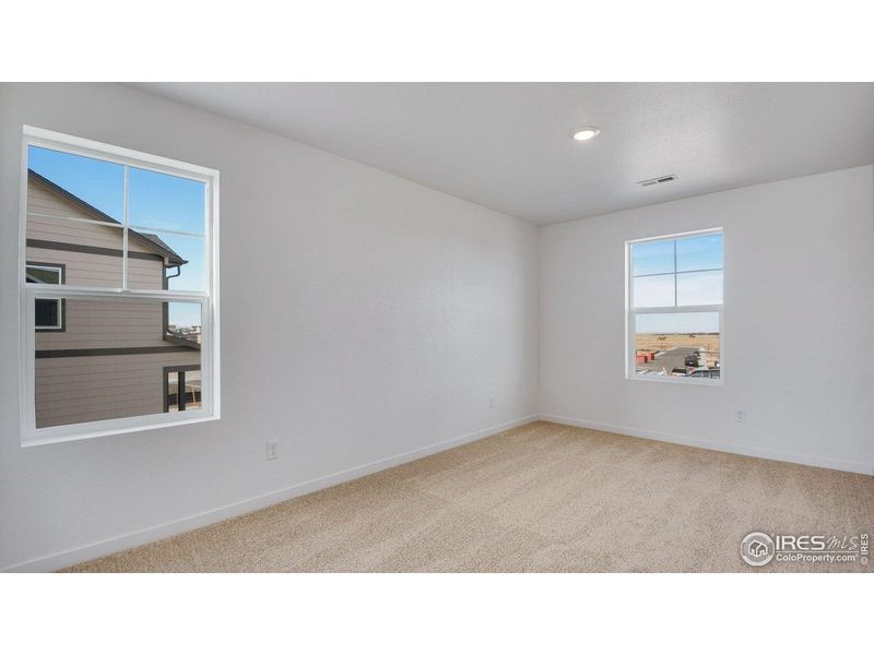 Spacious, unfurnished interior of a new home in Vista Meadows, Fort Lupton (Image 23).