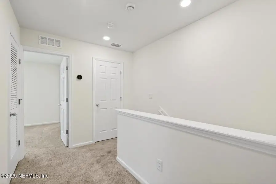 Spacious, unfurnished interior of a new home in , Jacksonville (Image 25).