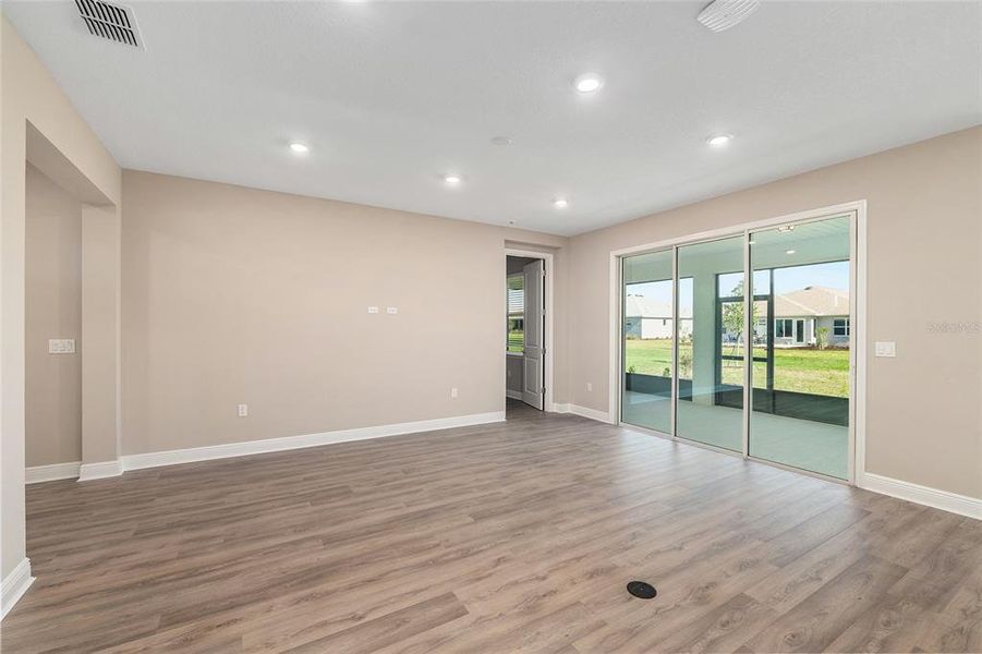 Spacious, unfurnished interior of a new home in , Ocala (Image 44).