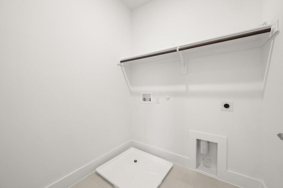 Spacious, unfurnished interior of a new home in The Retreat at Harvest, Argyle (Image 23).