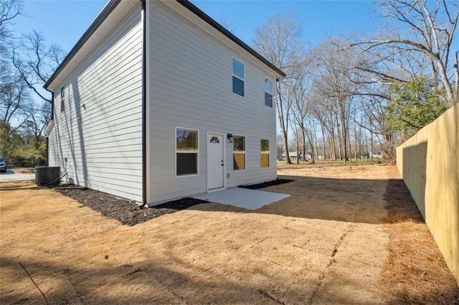 Exterior details and patio area of a home in , Griffin (Image 4).
