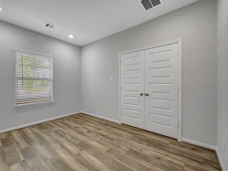 Photo is not of the actual home, but is an inspirational photo of builder’s model home and may depict options, furnishings, and/or decorator features that are not included Photo is not of the actual home, but is an inspirational photo of builder’s model home and may depict options, furnishings, and/or decorator features that are not included