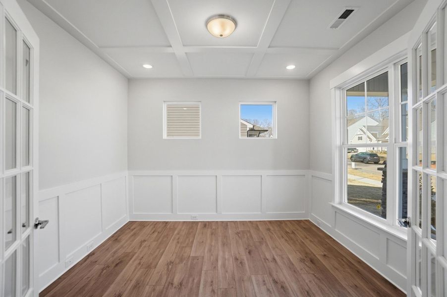 Spacious, unfurnished interior of a new home in Rone Creek, Waxhaw (Image 23).