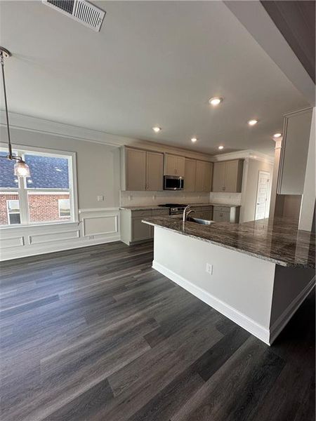 Image 38 of a home in Mirror Lake at South Harbour.