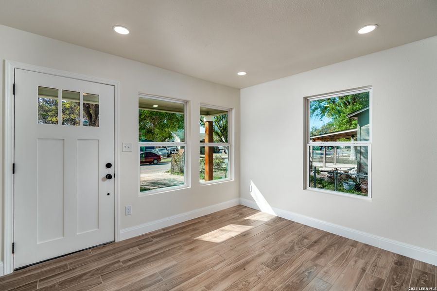 Spacious, unfurnished interior of a new home in , San Antonio (Image 11).