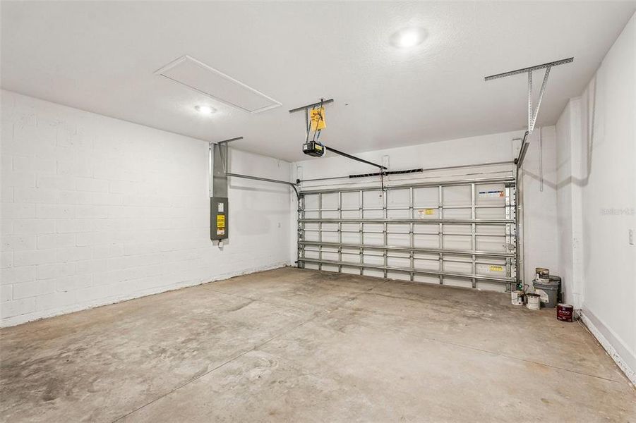 Spacious, unfurnished interior of a new home in Tiburon, Nokomis (Image 43).