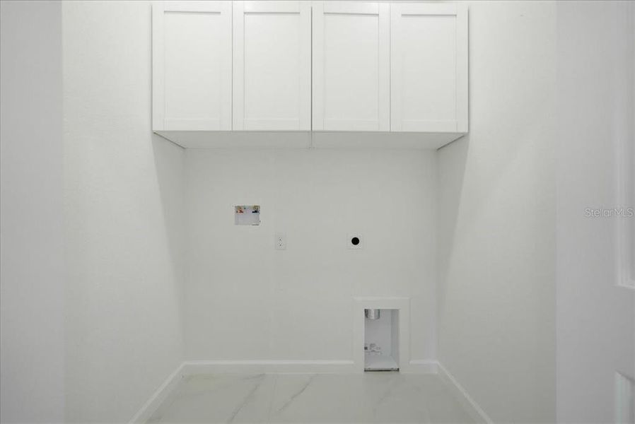 Spacious, unfurnished interior of a new home in , Avon Park (Image 6).