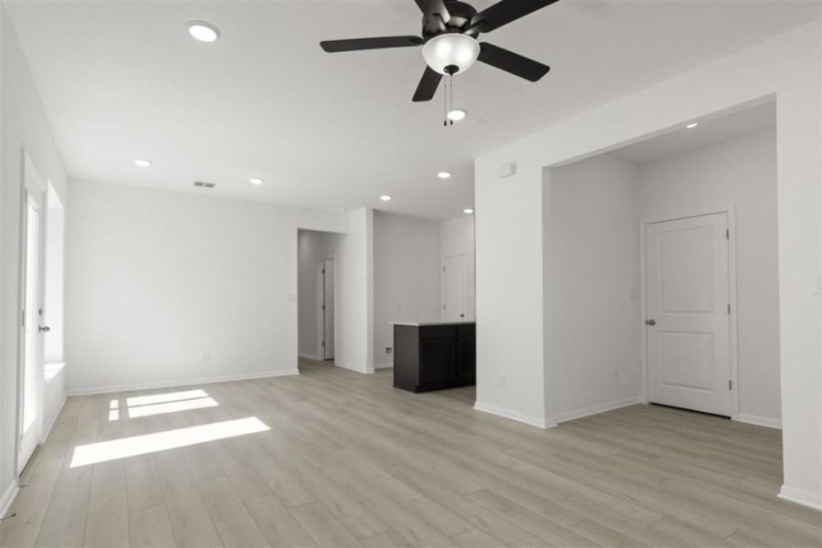 Spacious, unfurnished interior of a new home in Trace, San Marcos (Image 22).