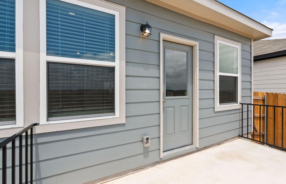 Exterior details and patio area of a home in Alto, San Marcos (Image 2).