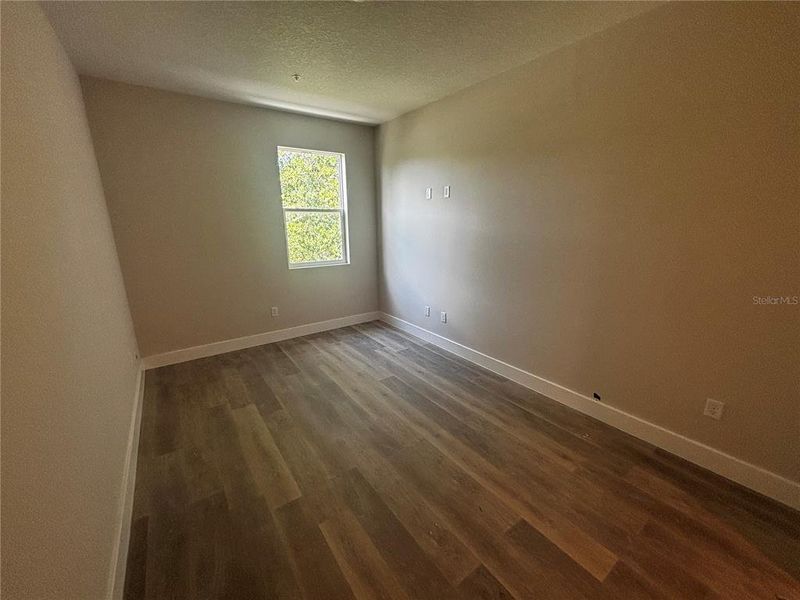 Spacious, unfurnished interior of a new home in , Orlando (Image 12).