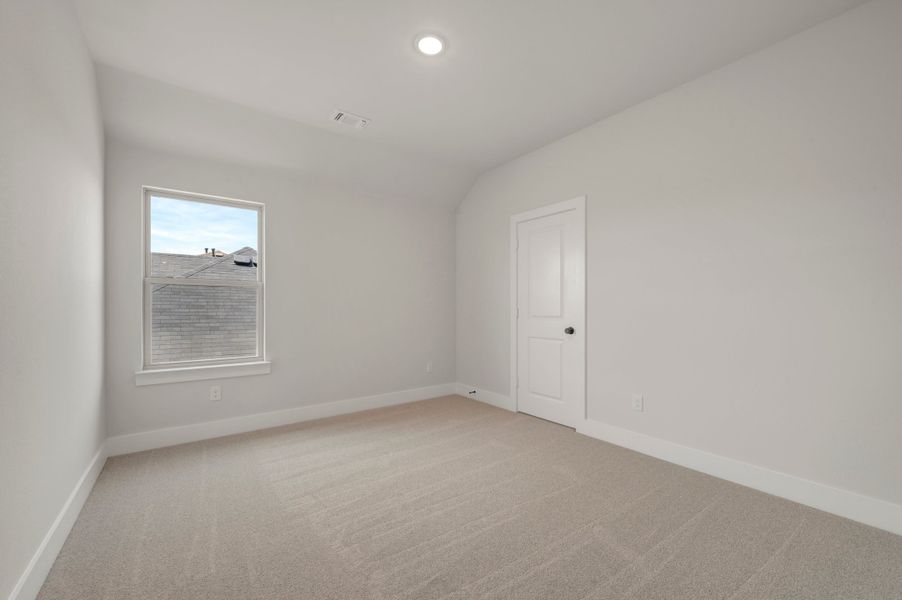 Spacious, unfurnished interior of a new home in The Meadows, Denton (Image 20).