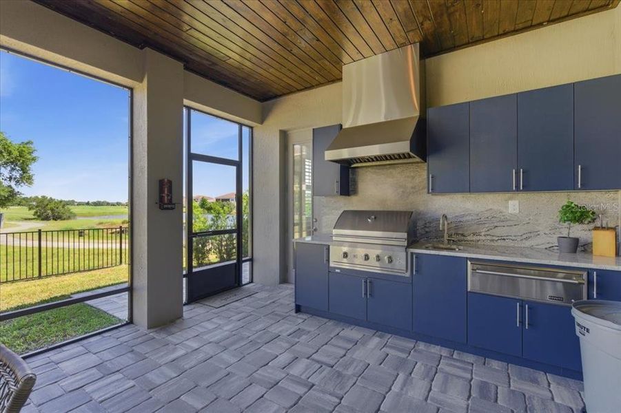 Exterior details and patio area of a home in , Orlando (Image 31).