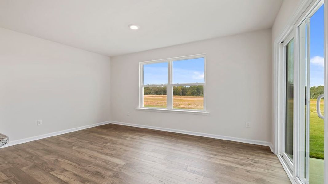 Spacious, unfurnished interior of a new home in Baxter Village, Boiling Springs (Image 19).