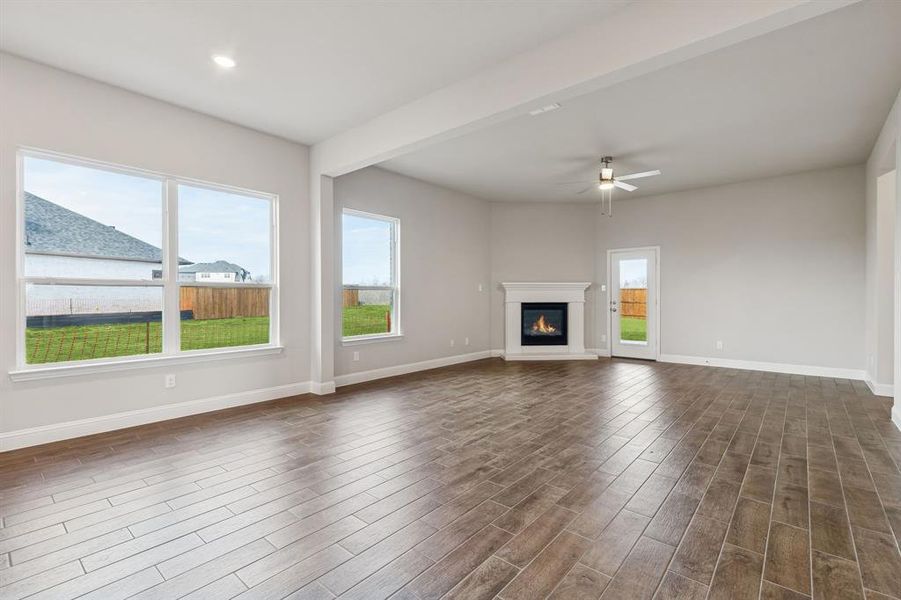 Spacious, unfurnished interior of a new home in Venetian, Weston (Image 12).