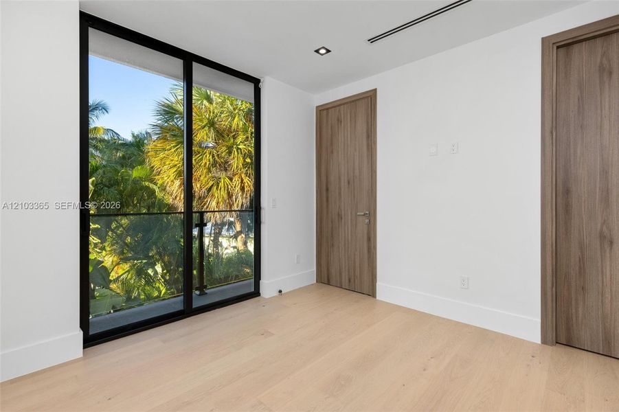 Spacious, unfurnished interior of a new home in , Fort Lauderdale (Image 23). Spacious, unfurnished interior of a new home in , Fort Lauderdale (Image 23).