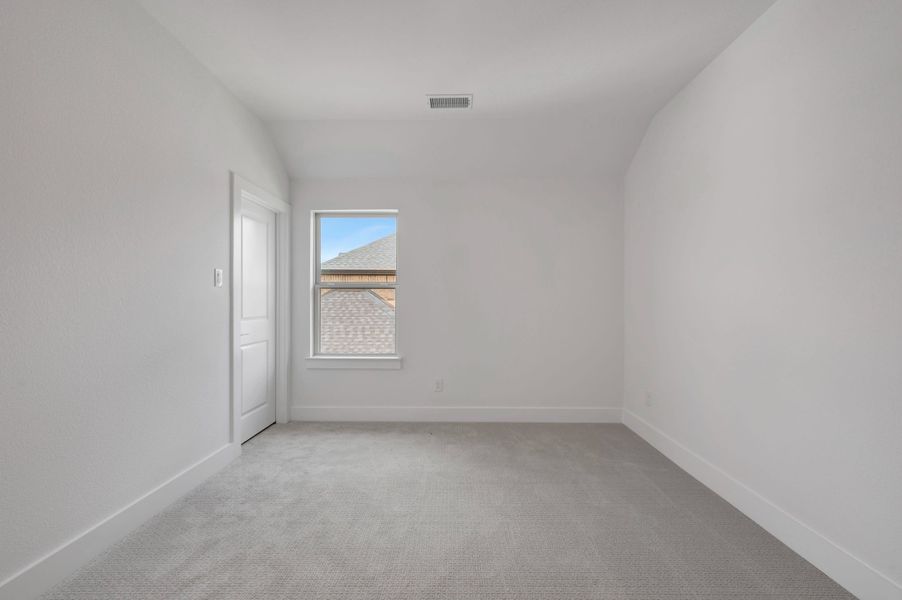 Spacious, unfurnished interior of a new home in Bridgewater, Midlothian (Image 29).