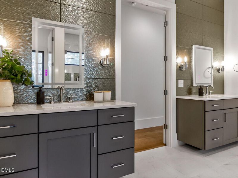 032-1280x960-first-floor-master-bathroom