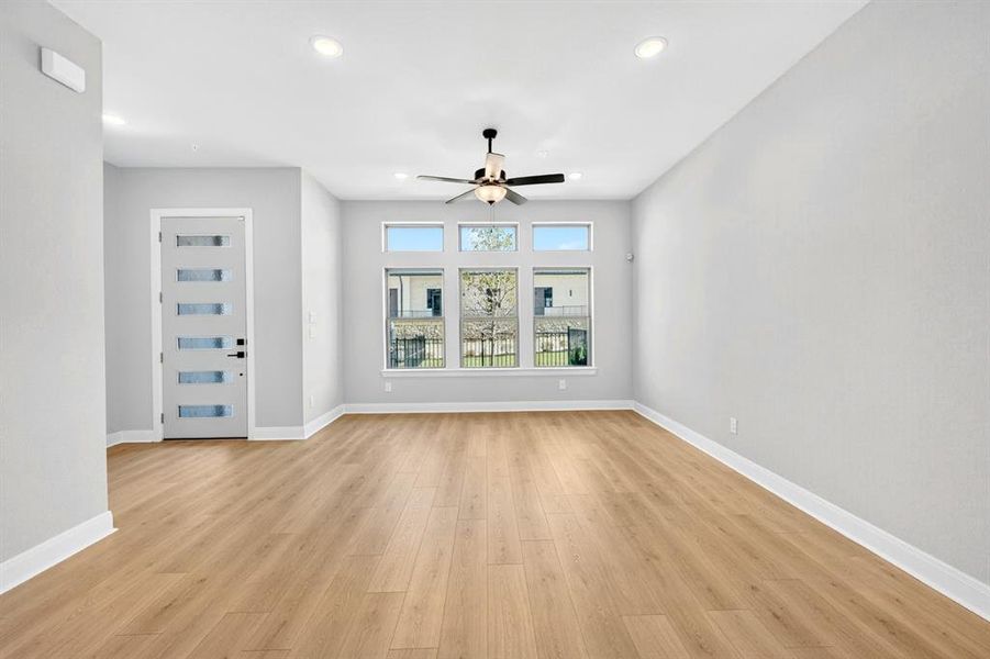 Spacious, unfurnished interior of a new home in Hillside at Las Colinas, Irving (Image 25).