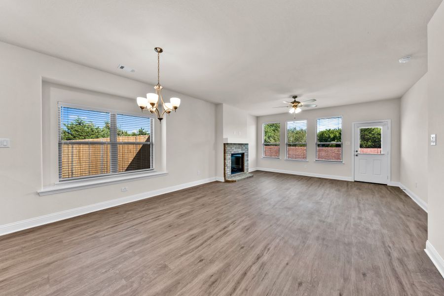 Spacious, unfurnished interior of a new home in Summerwood, Red Oak (Image 18).