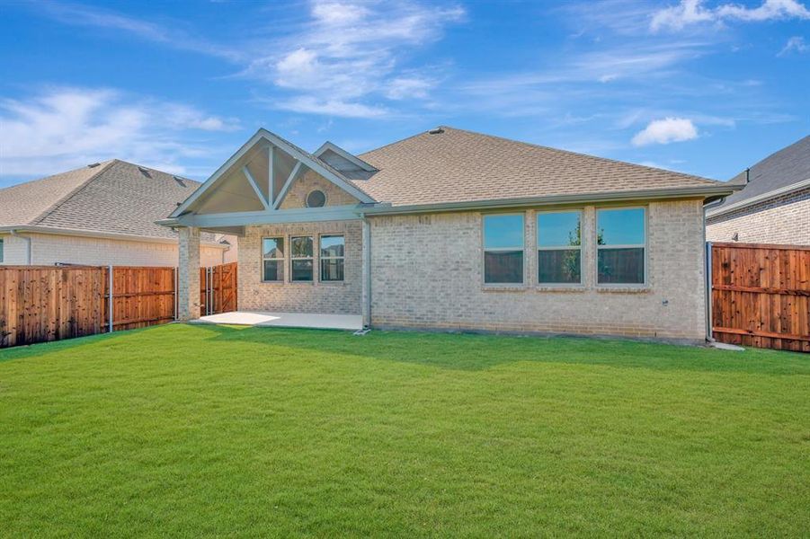 Exterior details and patio area of a home in Heritage Ranch, Sherman (Image 23). Exterior details and patio area of a home in Heritage Ranch, Sherman (Image 23).