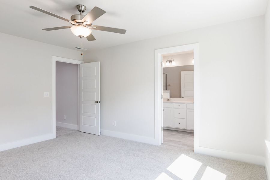 Spacious, unfurnished interior of a new home in Vaughan Farms, Angier (Image 19).