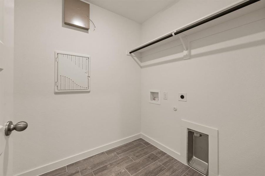 Spacious, unfurnished interior of a new home in Runaway Bay, Runaway Bay (Image 14).