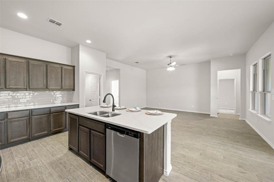 501 Pebble- Kitchen-4 501 Pebble- Kitchen-4