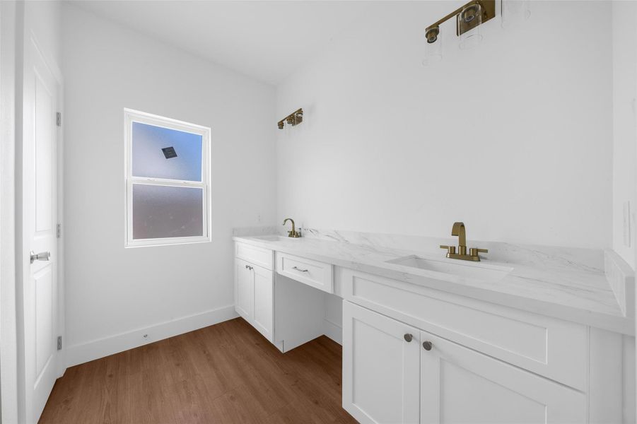 Furnished interior view inside a new home in , Hempstead (Image 11).