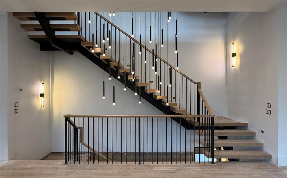 Spacious, unfurnished interior of a new home in , Dallas (Image 13).