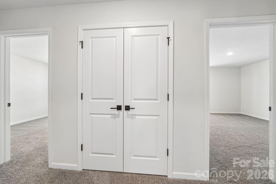 Spacious, unfurnished interior of a new home in Sylvan Creek, Denver (Image 23). Spacious, unfurnished interior of a new home in Sylvan Creek, Denver (Image 23).