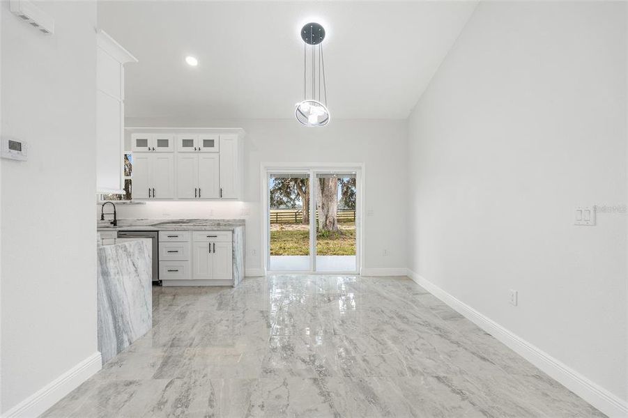 Spacious, unfurnished interior of a new home in , Summerfield (Image 20).