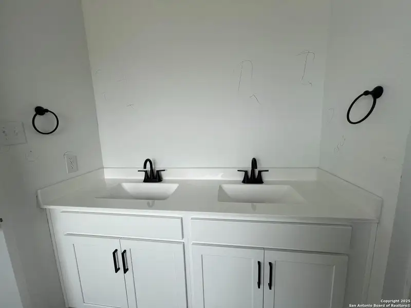 Close-up of interior finishes inside a home in Nopal Valley, San Antonio (Image 10). Close-up of interior finishes inside a home in Nopal Valley, San Antonio (Image 10).