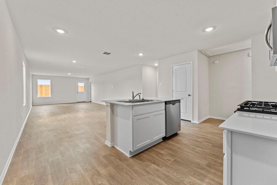 Furnished interior view inside a new home in Bollinger, Uhland (Image 6).
