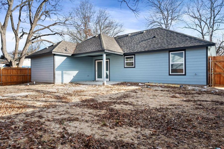 Exterior details and patio area of a home in , Kerens (Image 24).