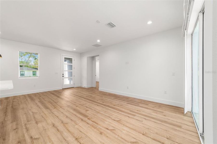 Spacious, unfurnished interior of a new home in , Ocala (Image 40).