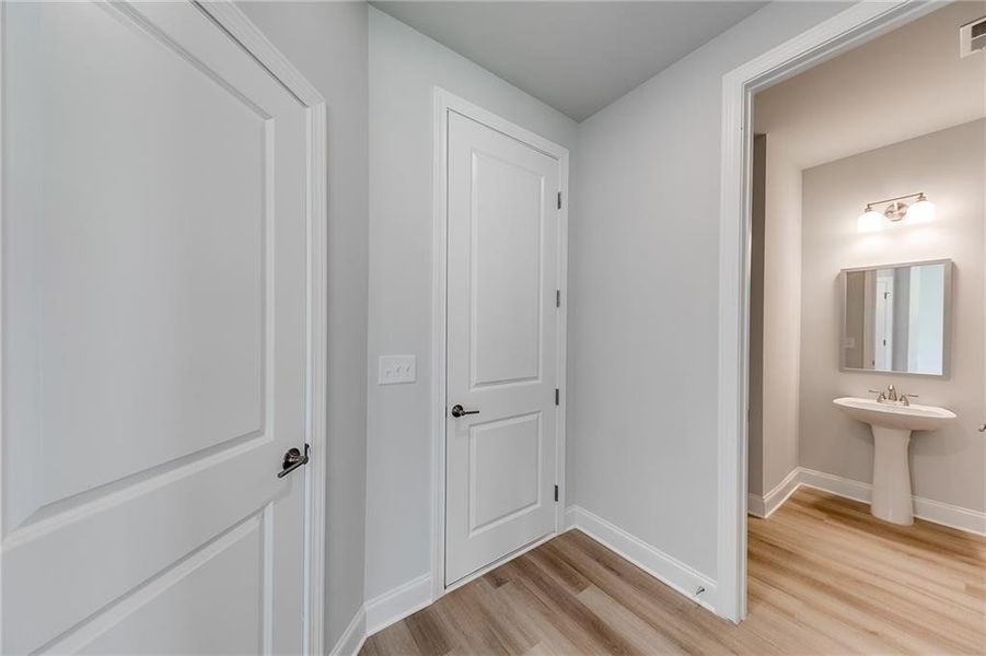Spacious, unfurnished interior of a new home in , Homer (Image 15).